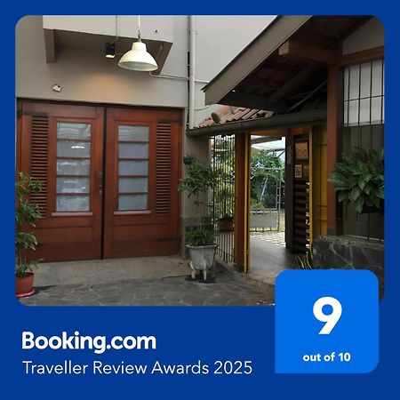 De Riau Guesthouse Bandung Ngoại thất bức ảnh