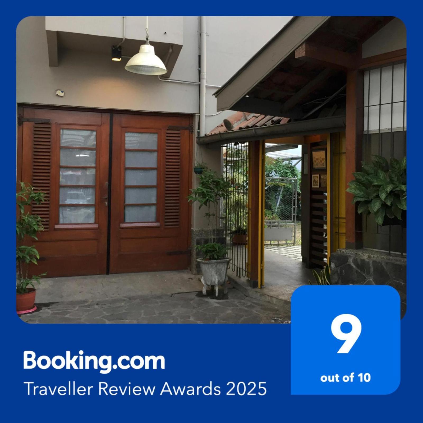 De Riau Guesthouse Bandung Ngoại thất bức ảnh