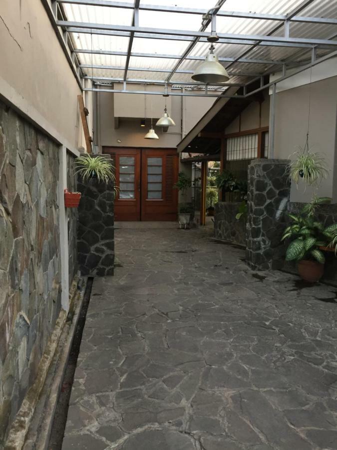 De Riau Guesthouse Bandung Ngoại thất bức ảnh