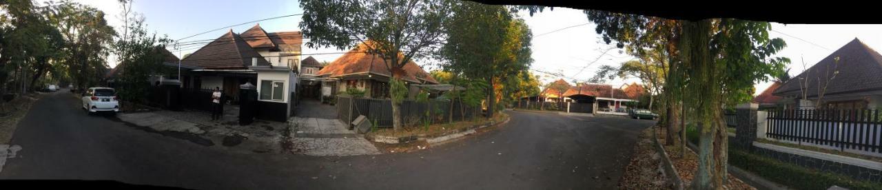 De Riau Guesthouse Bandung Ngoại thất bức ảnh